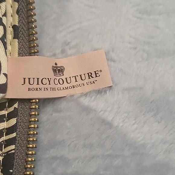 Juicy Couture Wristlet - Picture 9 of 10